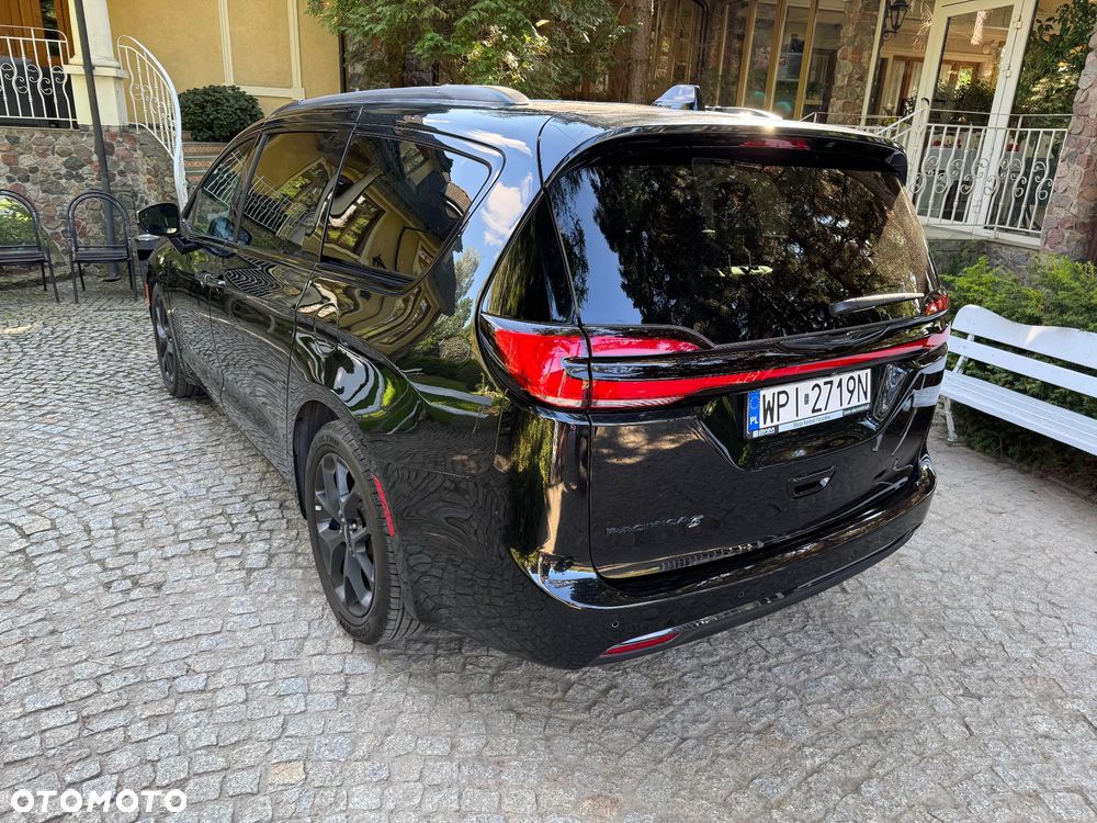 Chrysler Pacifica - 12