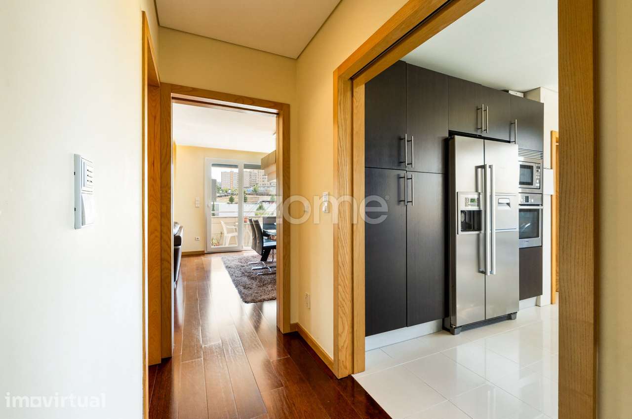 Apartamento T3 com 142 m² privativos e box para 2 carros - Grande imagem: 3/23