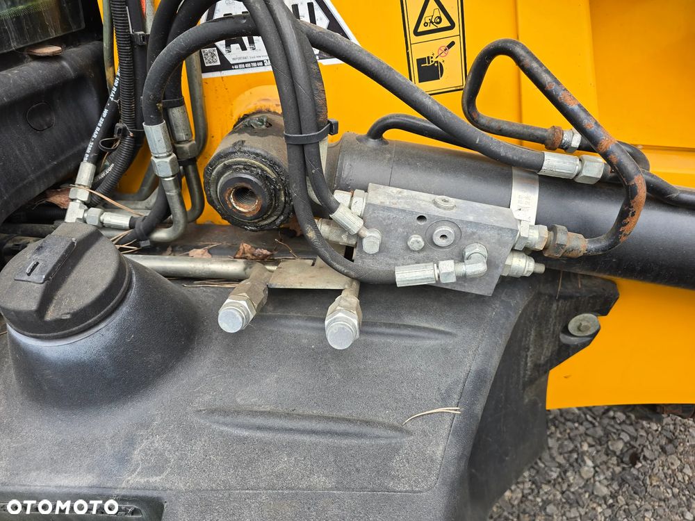 JCB - 13