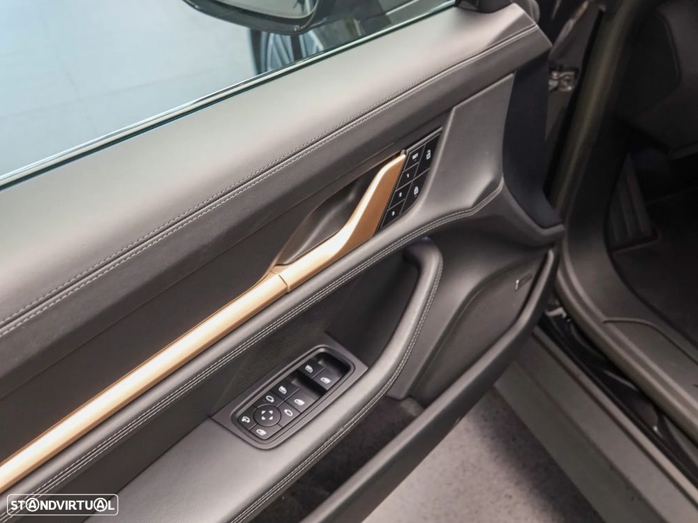 Porsche Taycan Standard - 25