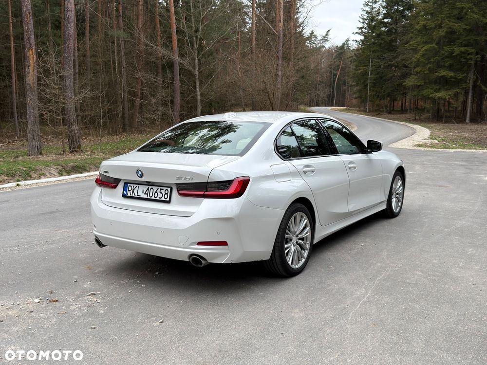 BMW Seria 3 330i xDrive Sport Line - 5