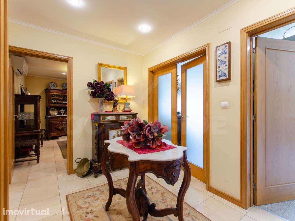 T2+1 no Luxuoso condomínio Villa Restelo - Grande imagem: 2/33