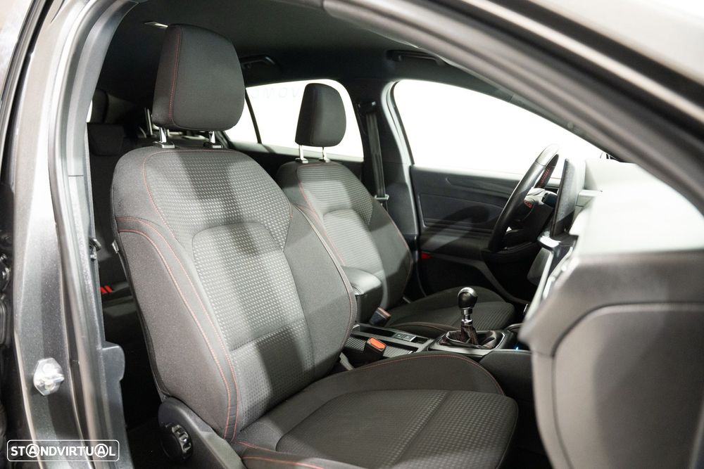 Ford Focus SW 1.0 EcoBoost MHEV ST-Line - 24