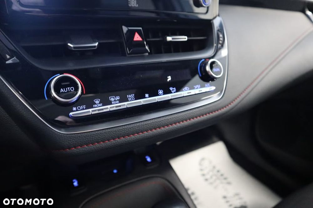 Toyota Corolla 2.0 Lounge - 29