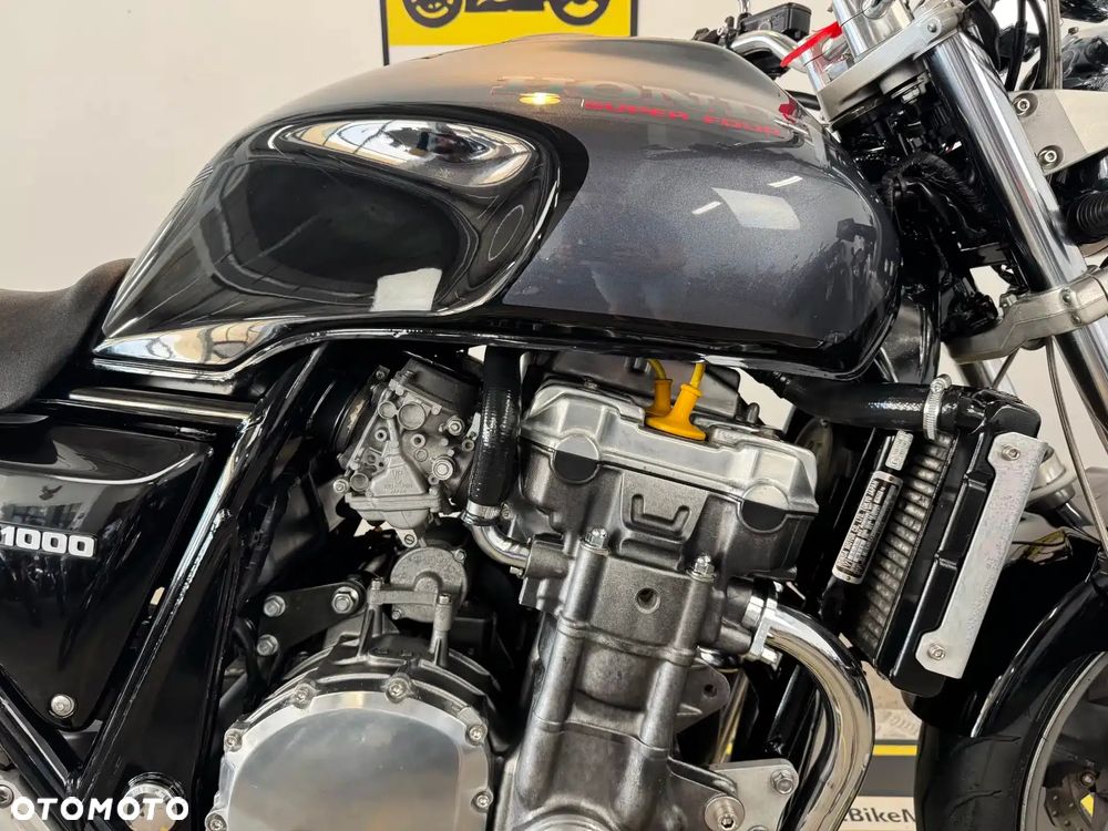 Honda CB - 12