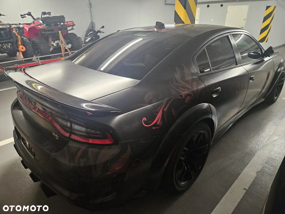 Dodge Charger 6.4 Scat Pack - 35