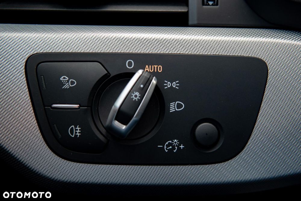 Audi A4 Avant 40 TFSI mHEV S Line S tronic - 35