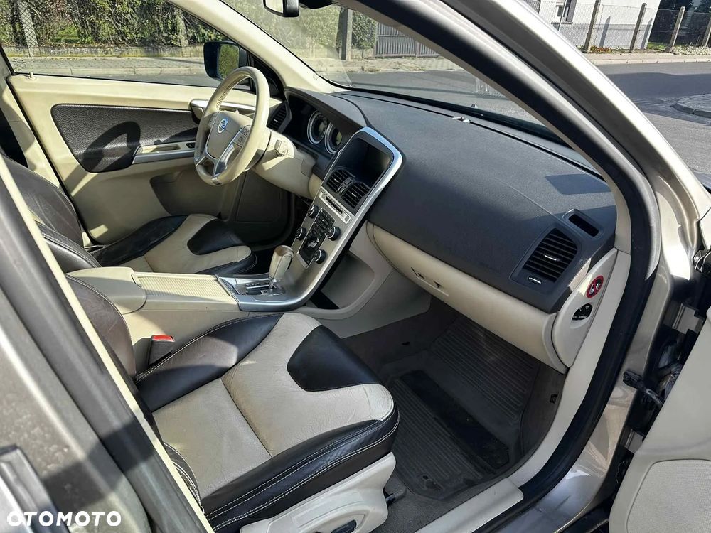 Volvo XC 60 - 6
