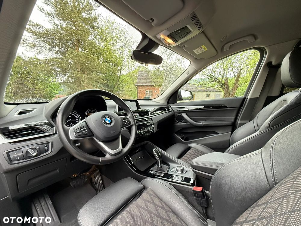 BMW X1 xDrive18d xLine - 17