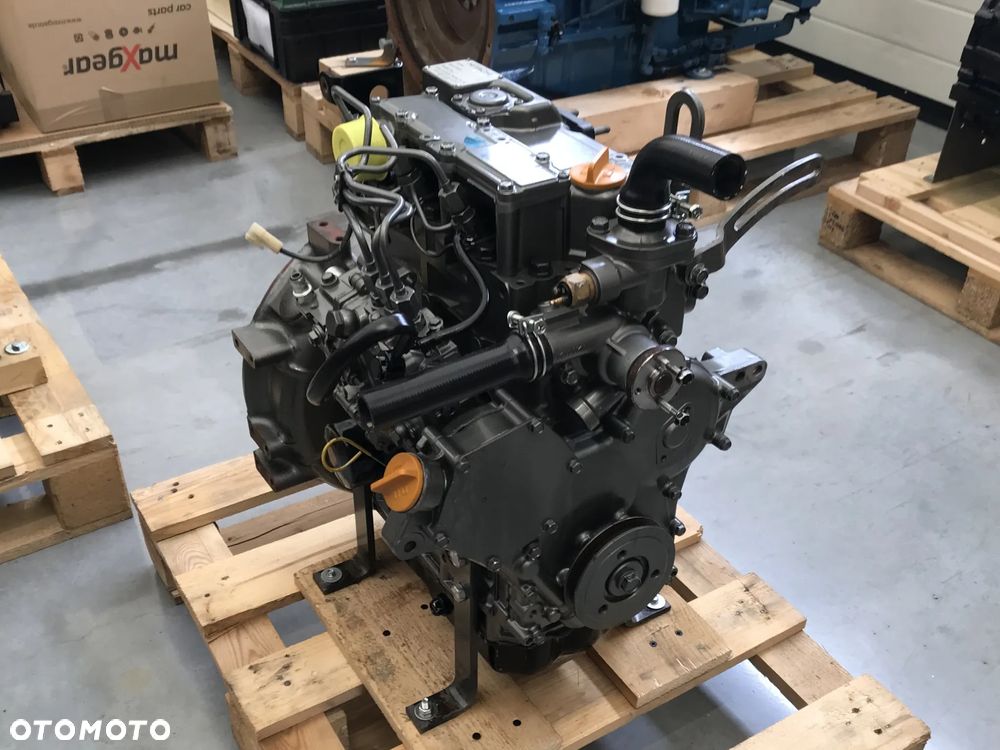 SILNIK HITACHI YANMAR 3TNV76 3TNV 76 15,7kW 9000netto - 9