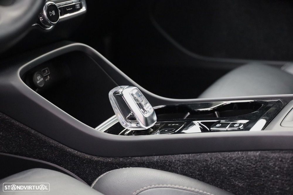 Volvo XC 40 2.0 D3 Inscription AWD Geartronic - 15