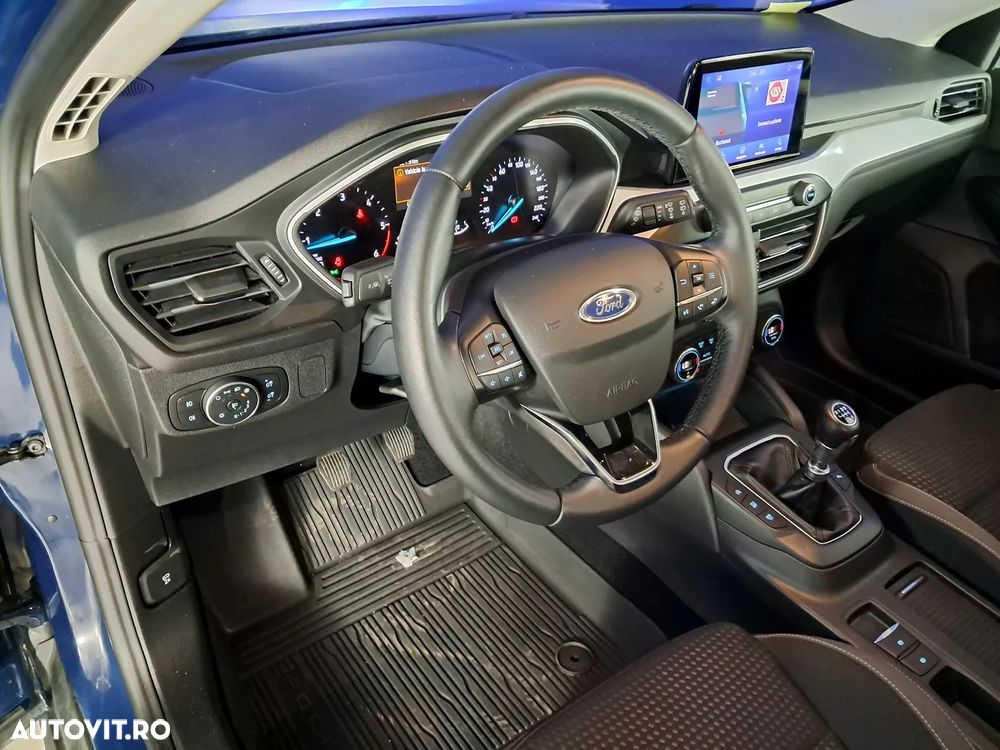Ford Focus - 10