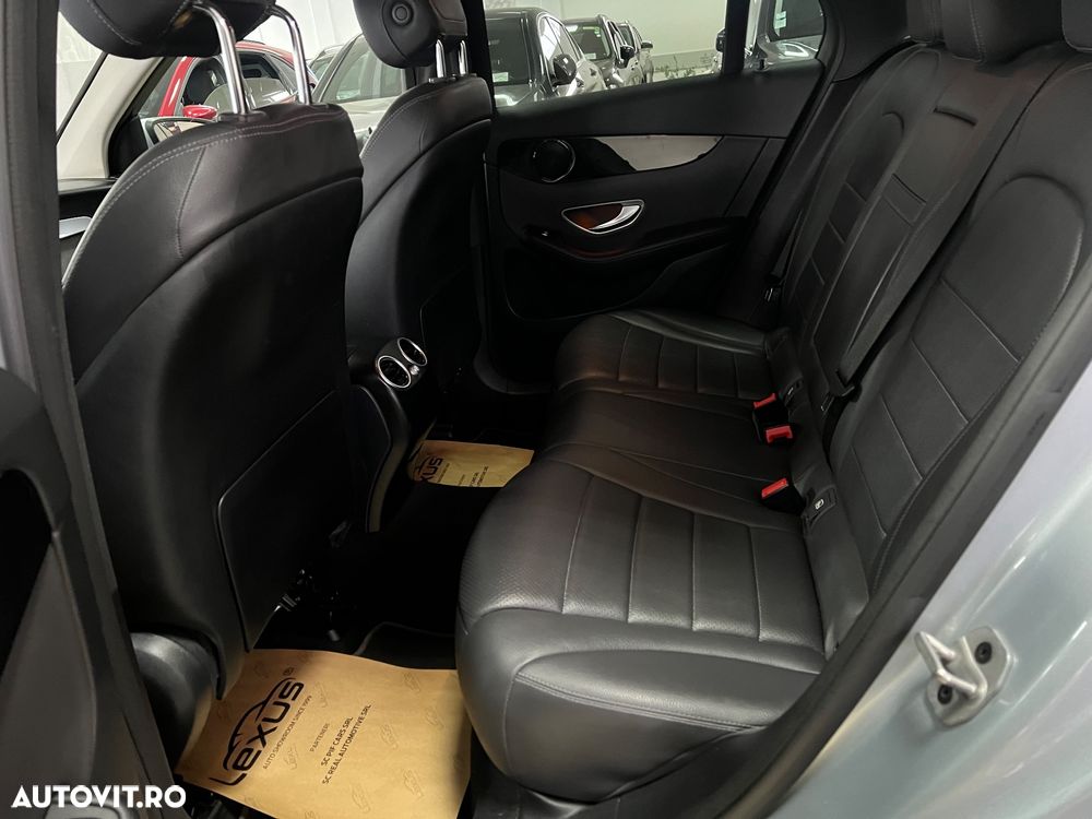 Mercedes-Benz GLC 300 de 4Matic 9G-TRONIC Exclusive - 22