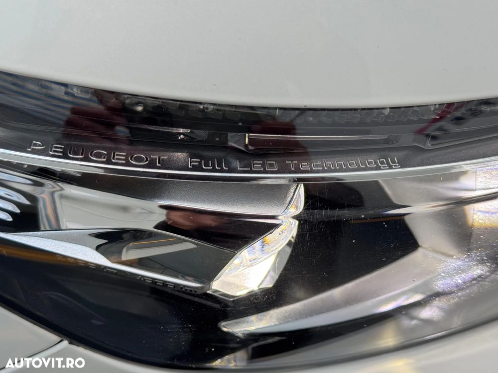 Peugeot 3008 Plug-In Hybrid 225 e-EAT8 GT - 23