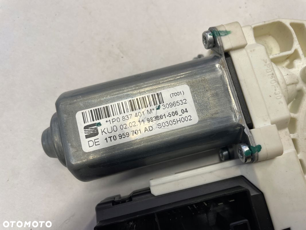 SEAT LEON II LIFT SILNICZEK SZYBY LEWY PRZÓD 1P0837401M - 2