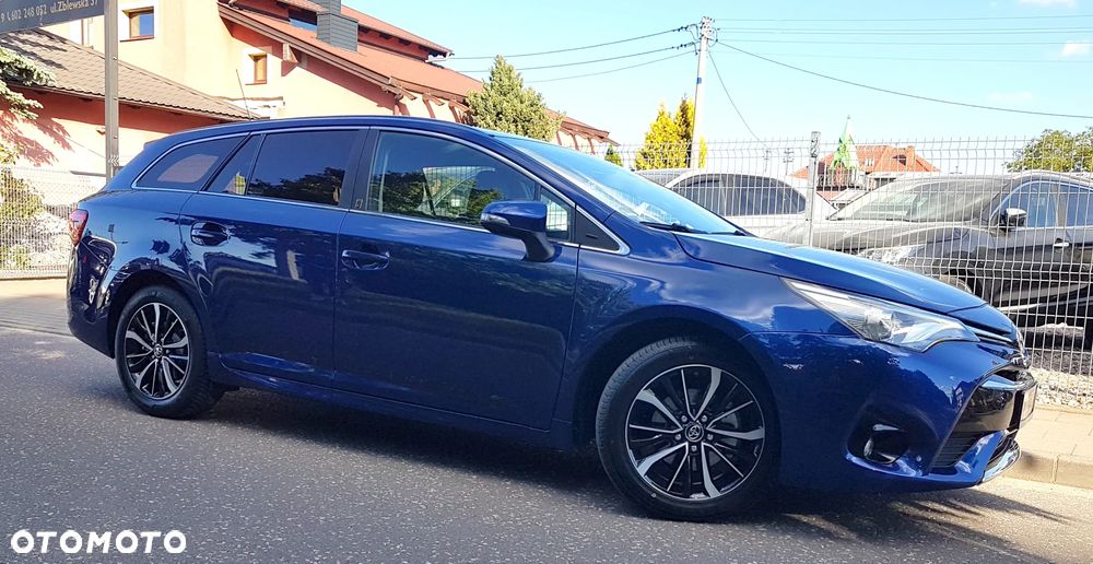 Toyota Avensis Touring Sports 1.8 Team Deutschland - 2