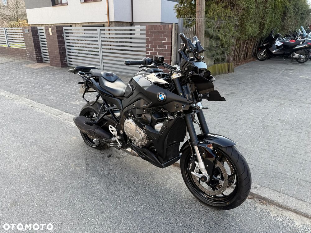 BMW S - 1