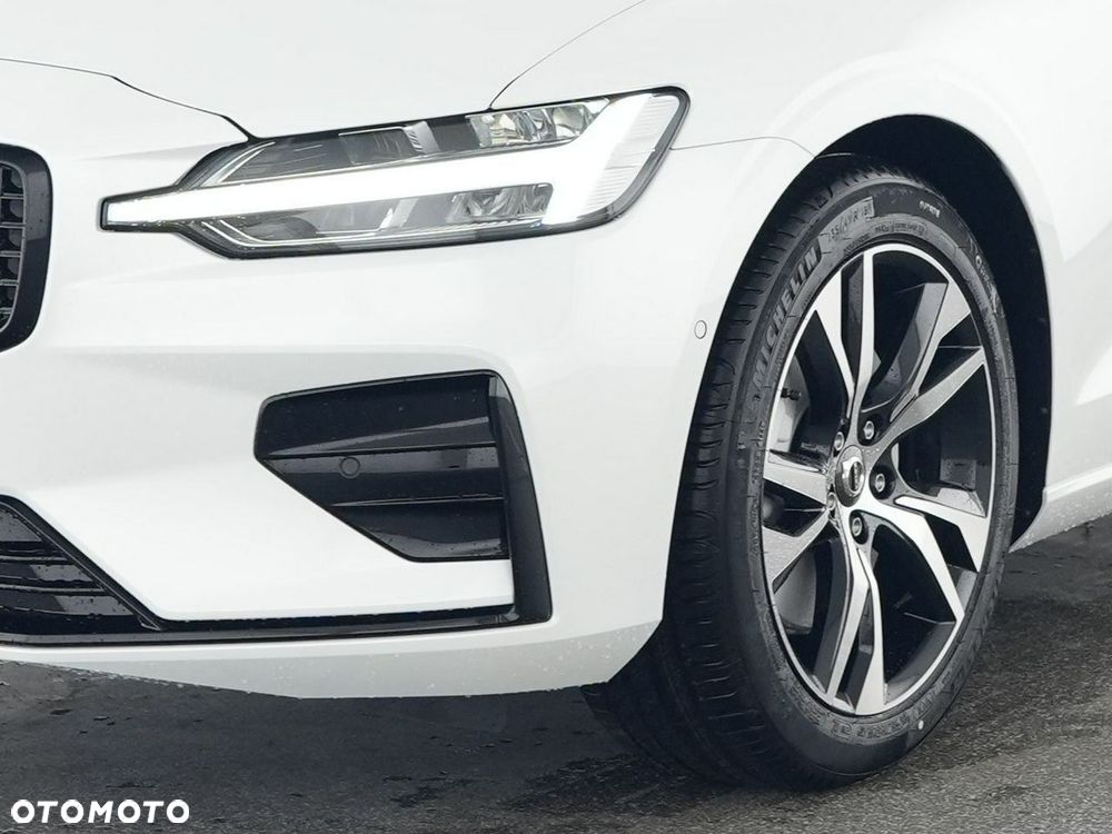 Volvo V60 B4 B DKG Plus Dark - 10