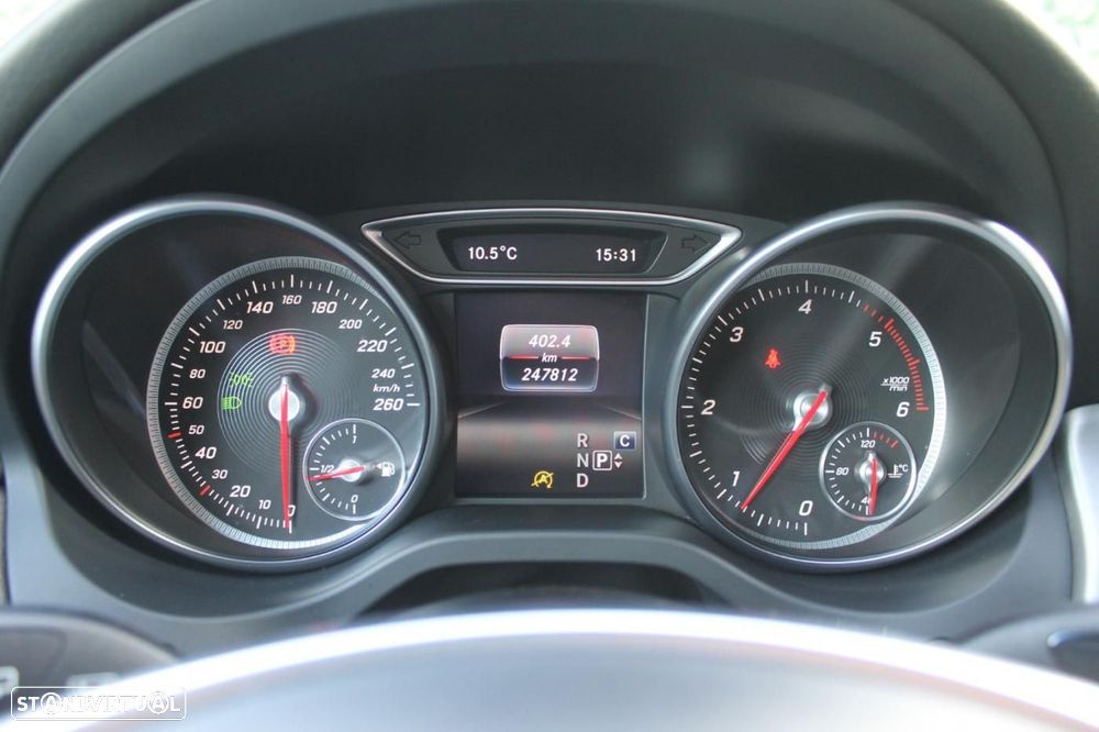 Mercedes-Benz CLA 200 d Shooting Brake AMG Line Aut. - 24