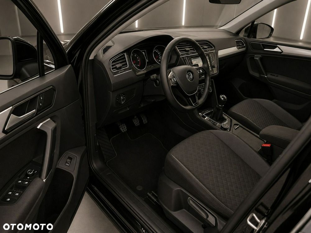 Volkswagen Tiguan - 9