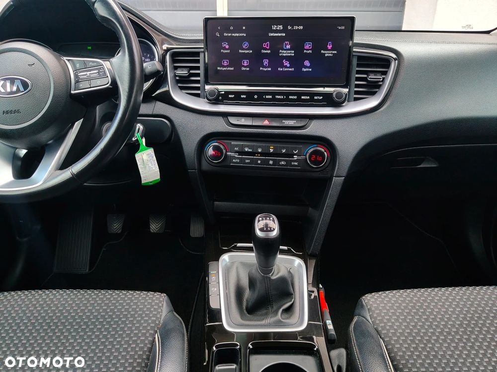 Kia XCeed - 35