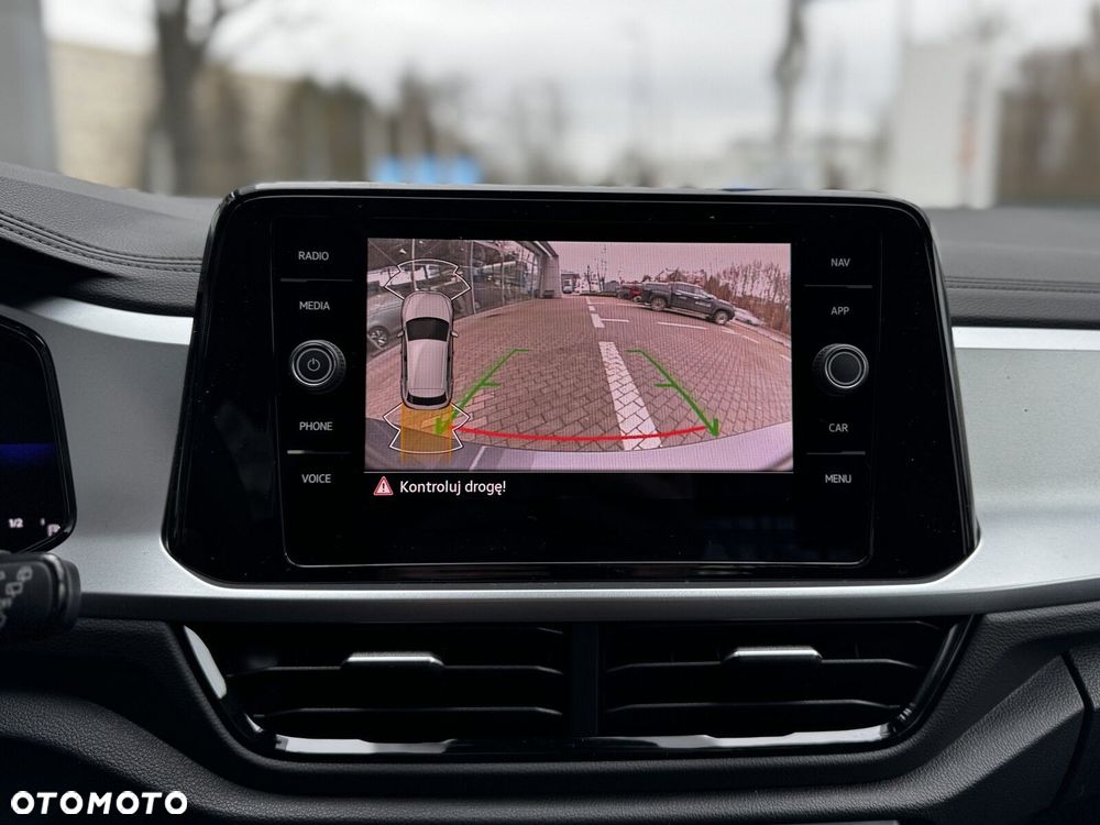 Volkswagen T-Roc 1.5 TSI Life Plus DSG - 24