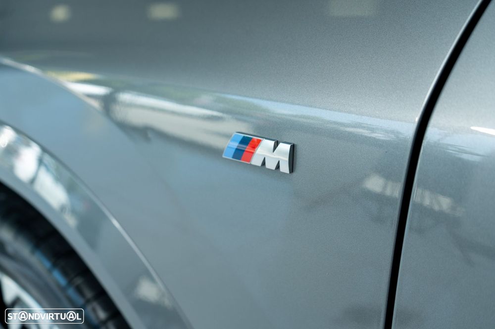 BMW iX2 eDrive20 Pack Desportivo M - 14