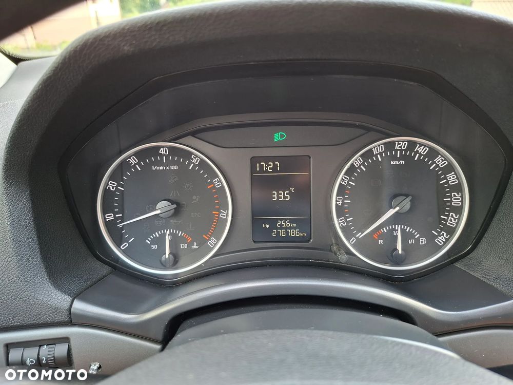 Skoda Octavia 1.6 Tour - 12