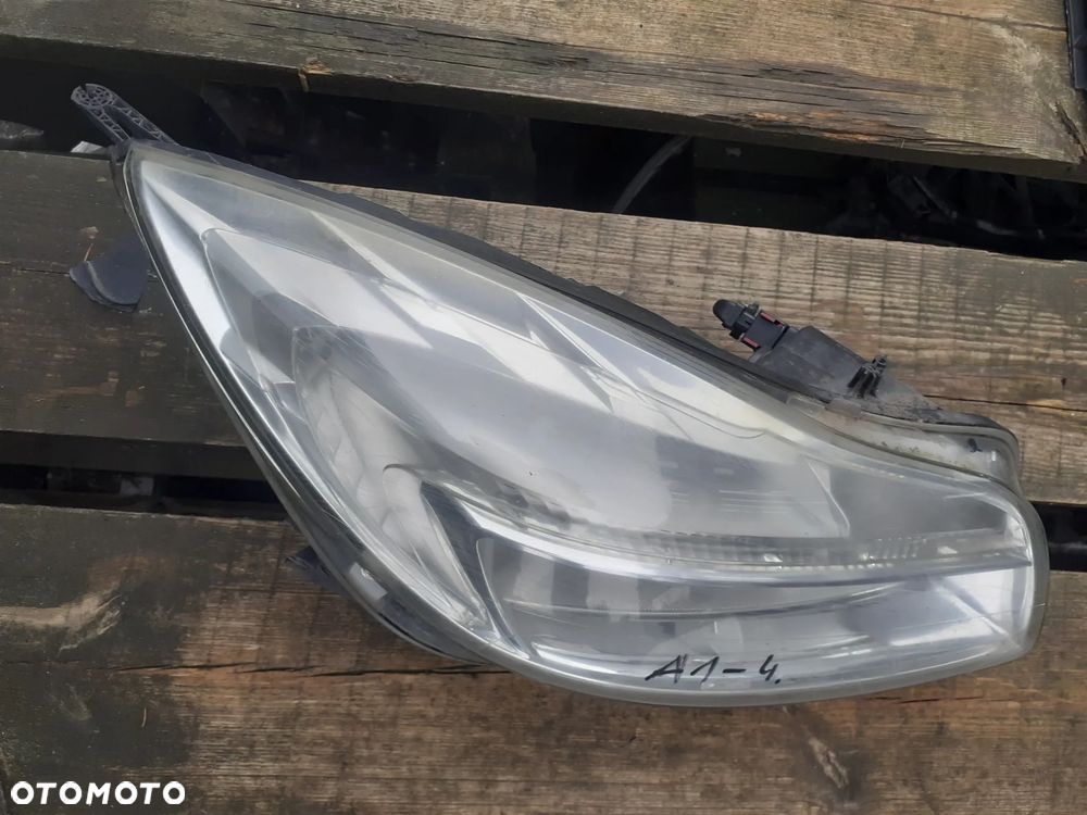 .  PRZOD PRZEDNIA LAMPA PRAWA OPEL INSIGNIA A - 2