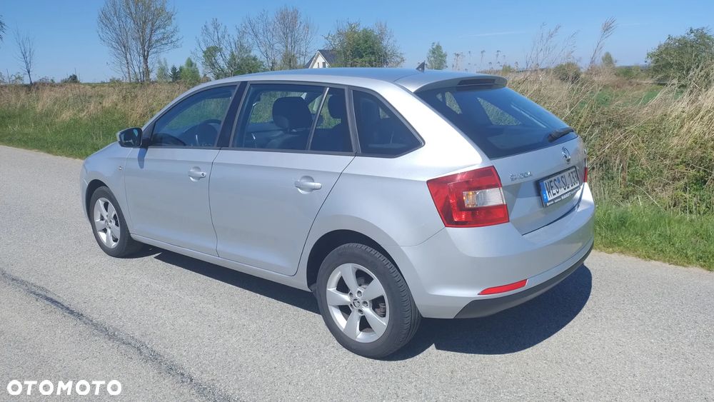Skoda RAPID - 12