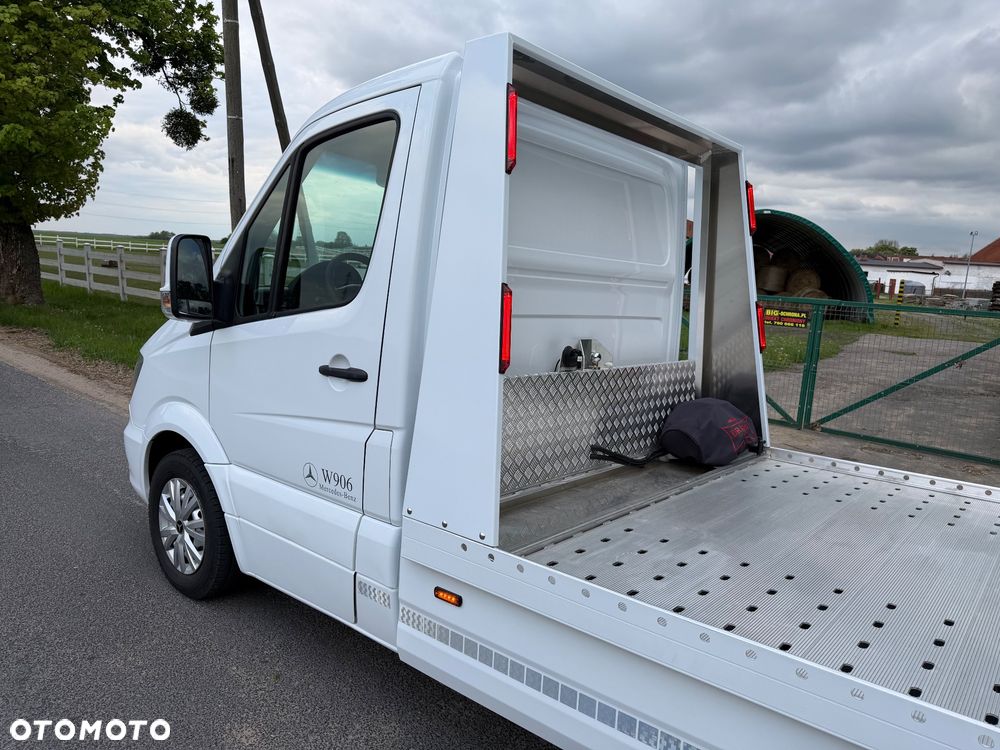 Mercedes-Benz Sprinter - 13