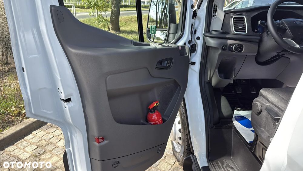 Ford Transit - 12