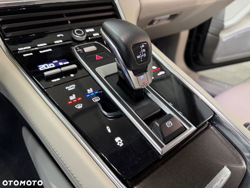 Porsche Panamera Turbo - 27