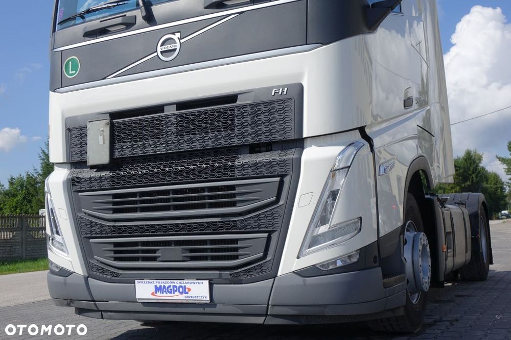 Volvo FH 500 EURO 6 / GLOBETROTTER XL / STANDARD / AUTOMAT / KLIMATYZACJA POSTOJOWA / LODÓWKA / NAVI / DWA ZBIORNIKI - 9