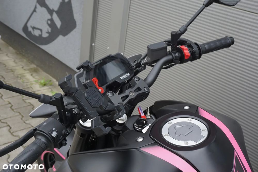 Yamaha MT - 17