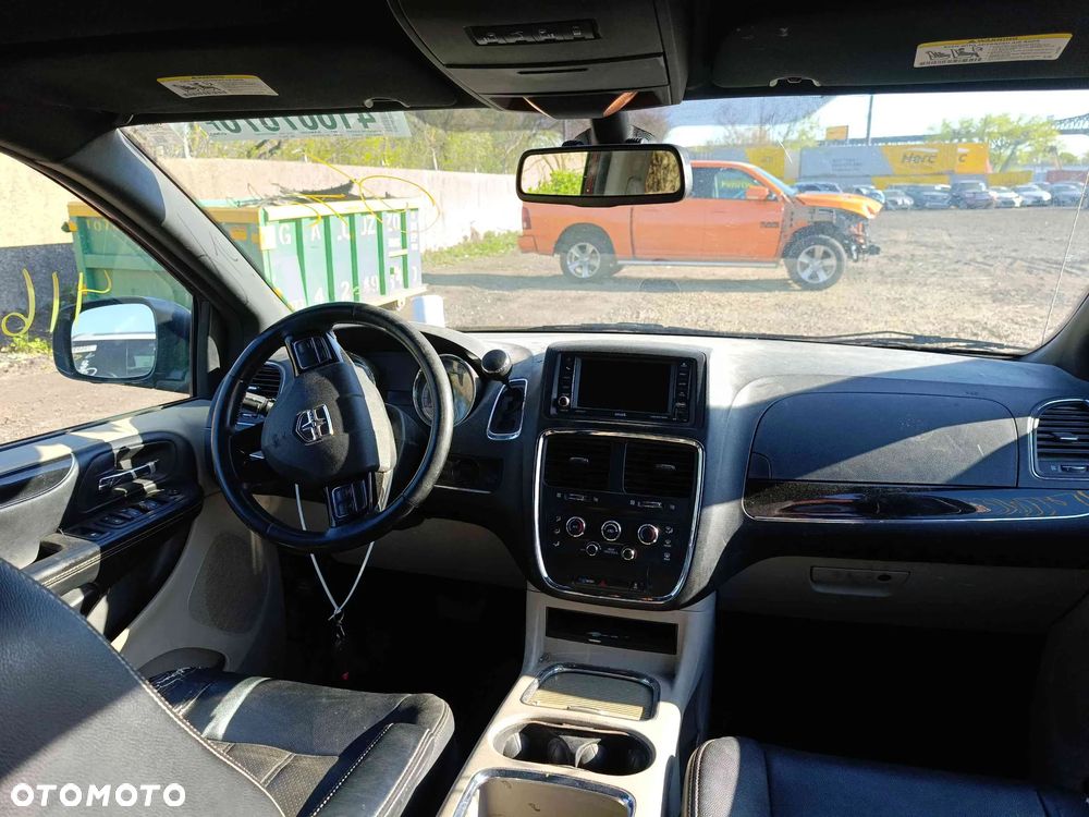 Dodge Grand Caravan - 24