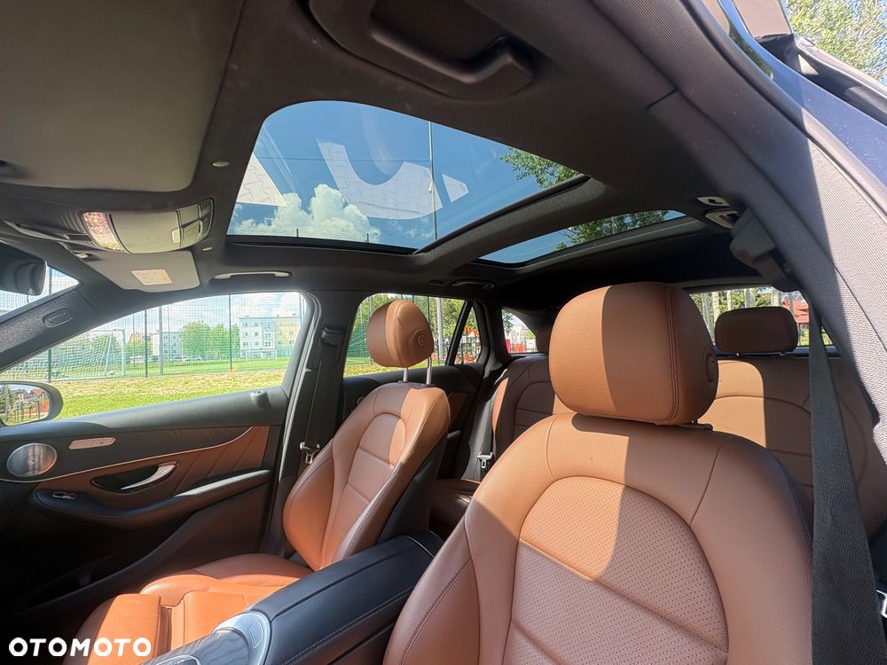Mercedes-Benz GLC 300 e 4Matic 9G-TRONIC AMG Line - 12