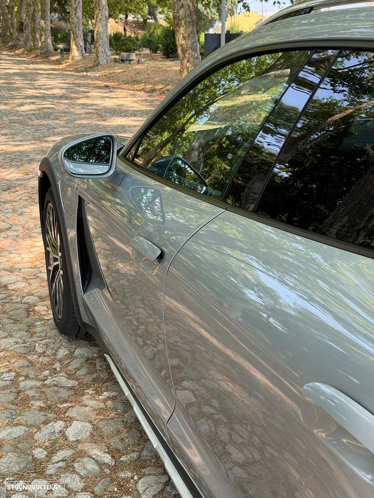 Porsche Taycan Cross Turismo 4 - 54
