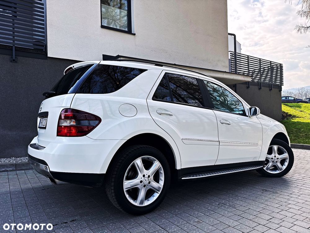 Mercedes-Benz ML 350 4Matic 7G-TRONIC Edition 10 - 16