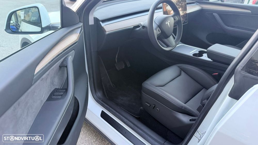 Tesla Model Y Long Range Dual Motor AWD - 7