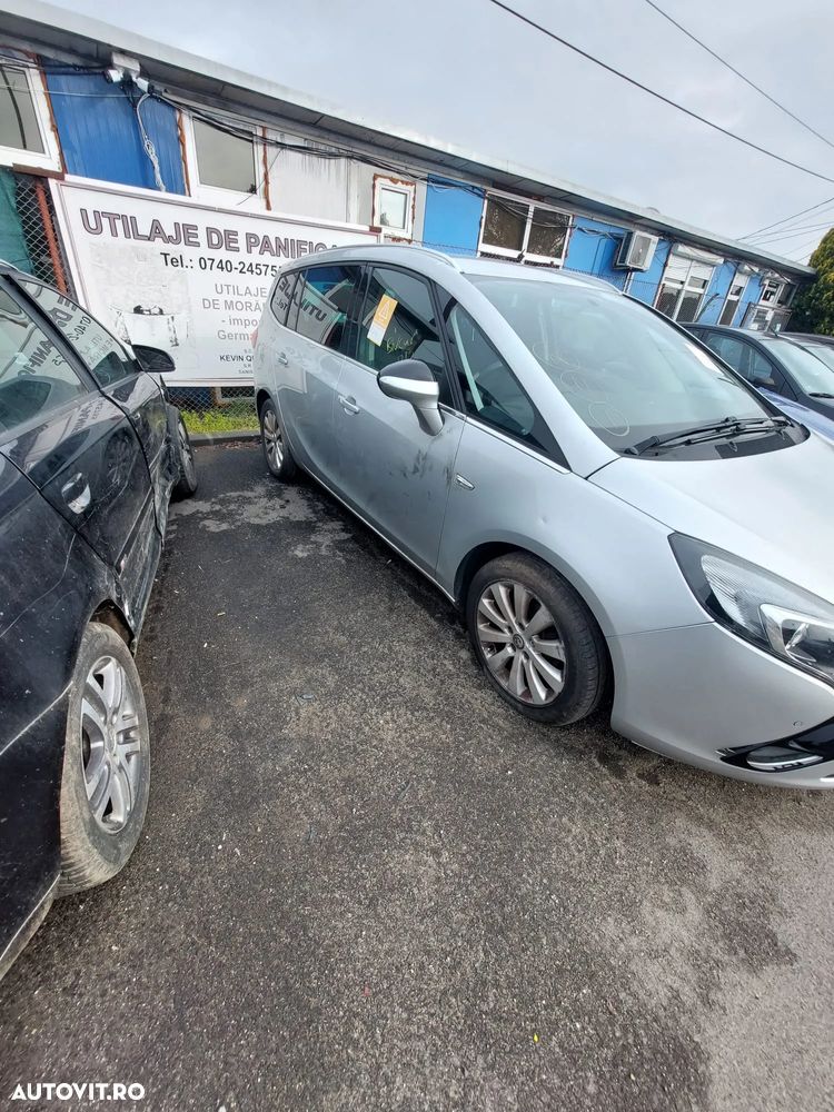Dezmembrez Opel Zafira C 1,6 CDTI - 4