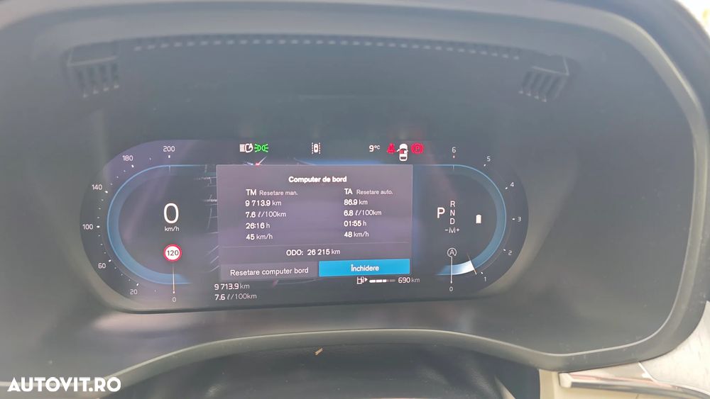Volvo XC 60 B4 MHEV AT AWD Ultimate Dark - 13