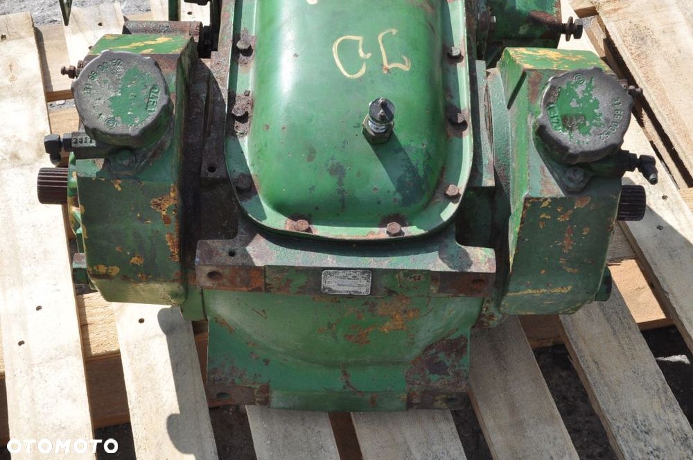 SKRZYNIA BIEGÓW JOHN DEERE 1188 / 1177/ 1085 NR AZ40921 Hydroh Hydrostat - 5