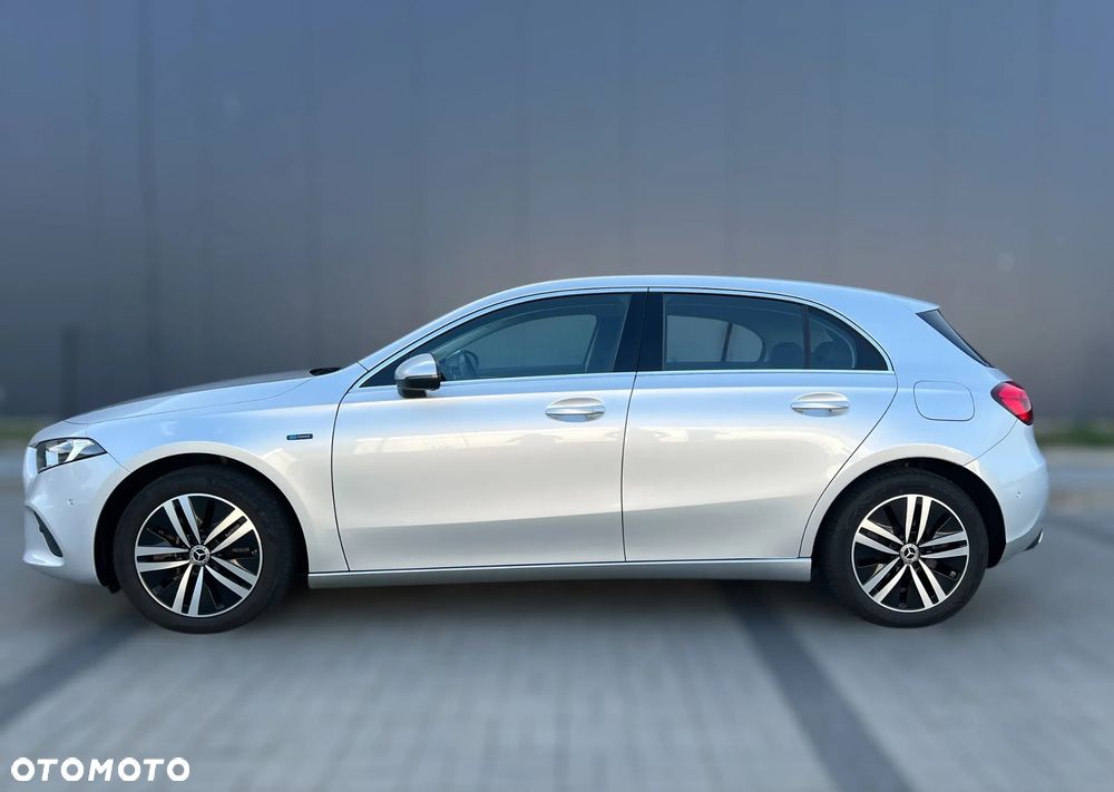 Mercedes-Benz Klasa A 250 e PHEV AMG Line 8G-DCT - 3