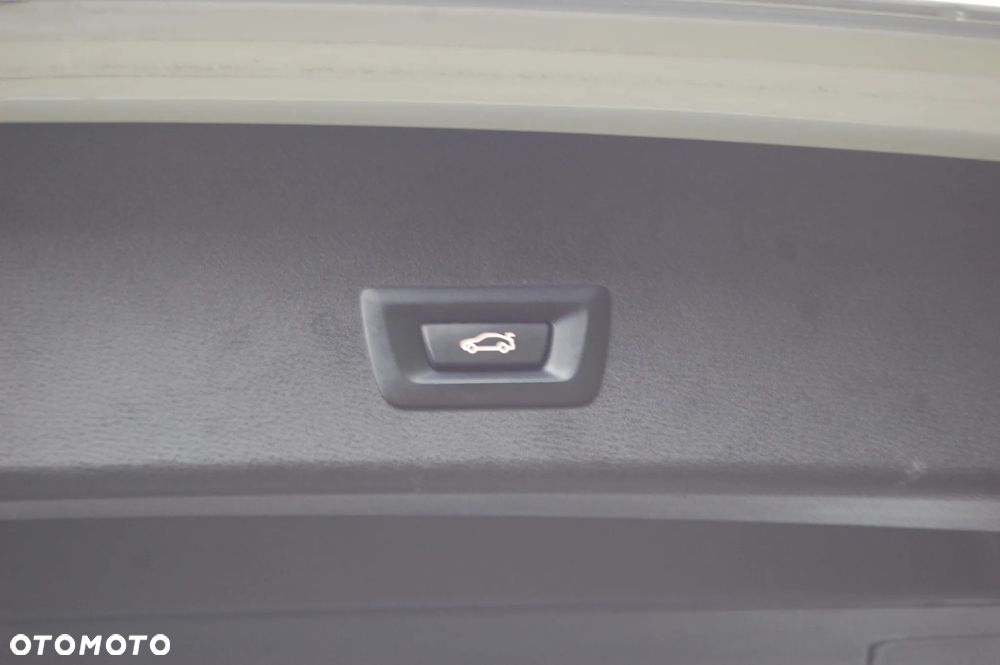 BMW X1 xDrive20d - 33