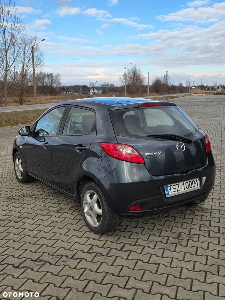 Mazda 2 - 4