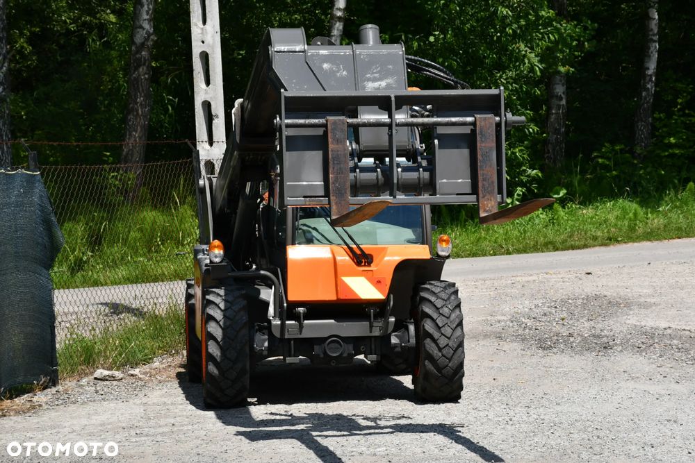 Ausa T 240H - 13