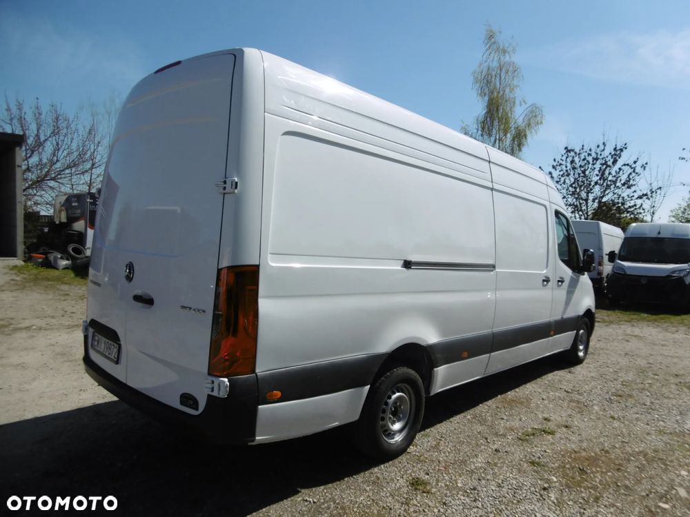 Mercedes-Benz Sprinter - 4