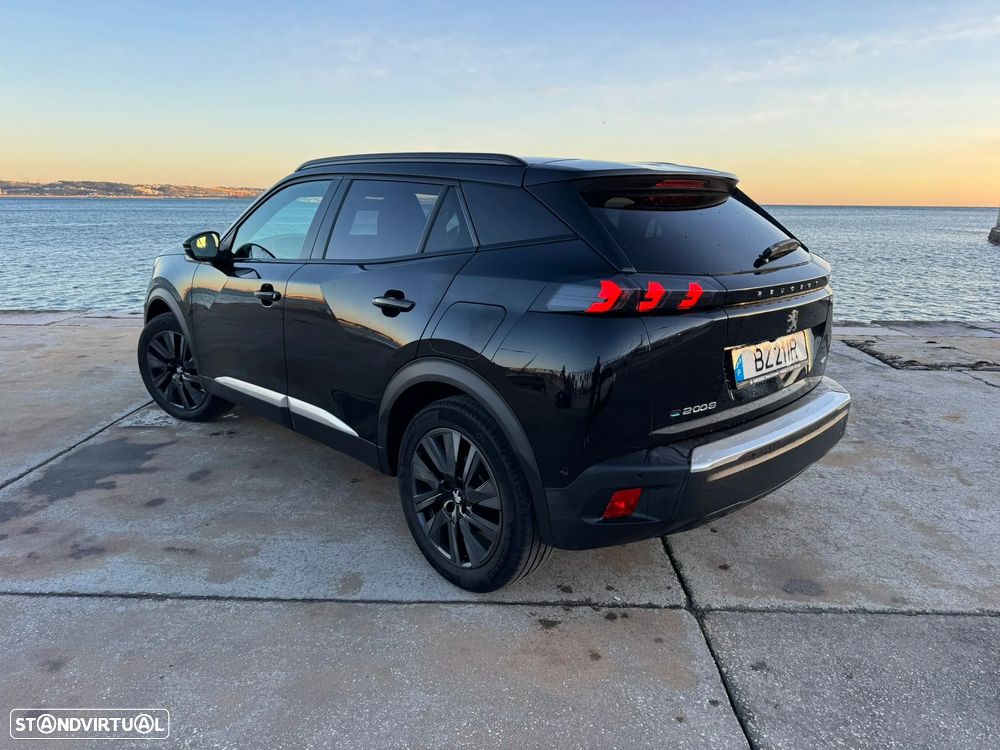 Peugeot e-2008 50 kWh GT - 5