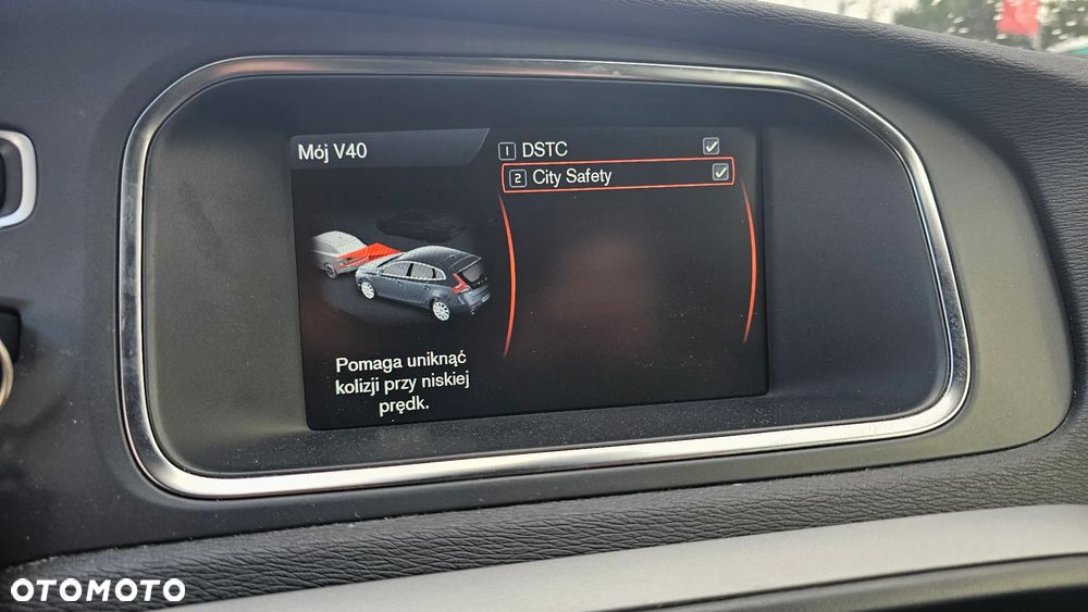 Volvo V40 D2 Momentum - 22